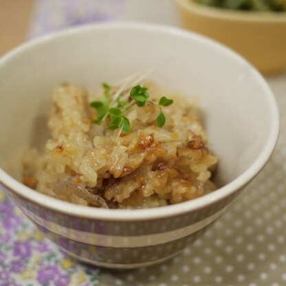 お米を浸す時間がなかったのでフライパンで炒めて途中まで炊いてから炊飯へ。好みの味付けで美味しかったので次回はレシピ通りで作ってみたいです。ごちそうさま～♪